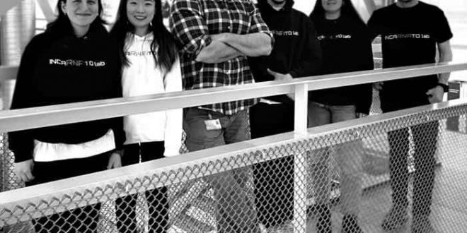 تُظهر هذه الصورة داني إنكارناتو وفريقه. من اليسار إلى اليمين: تيونا إيوباشفيلي، تشوندان تشانغ، داني إنكارناتو، بلال بوركيا، إيفانا بوروفسكا، آن دي يونغ.

المصدر: جامعة خرونينجن