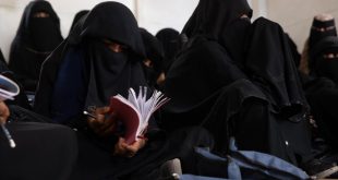 مجموعة من النساء اليمنيات النازحات - المصدر: IOM